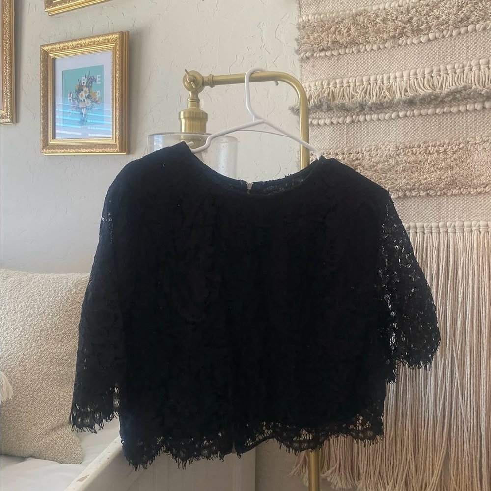 Black Cropped Boxy 3/4 Sleeve Blouse